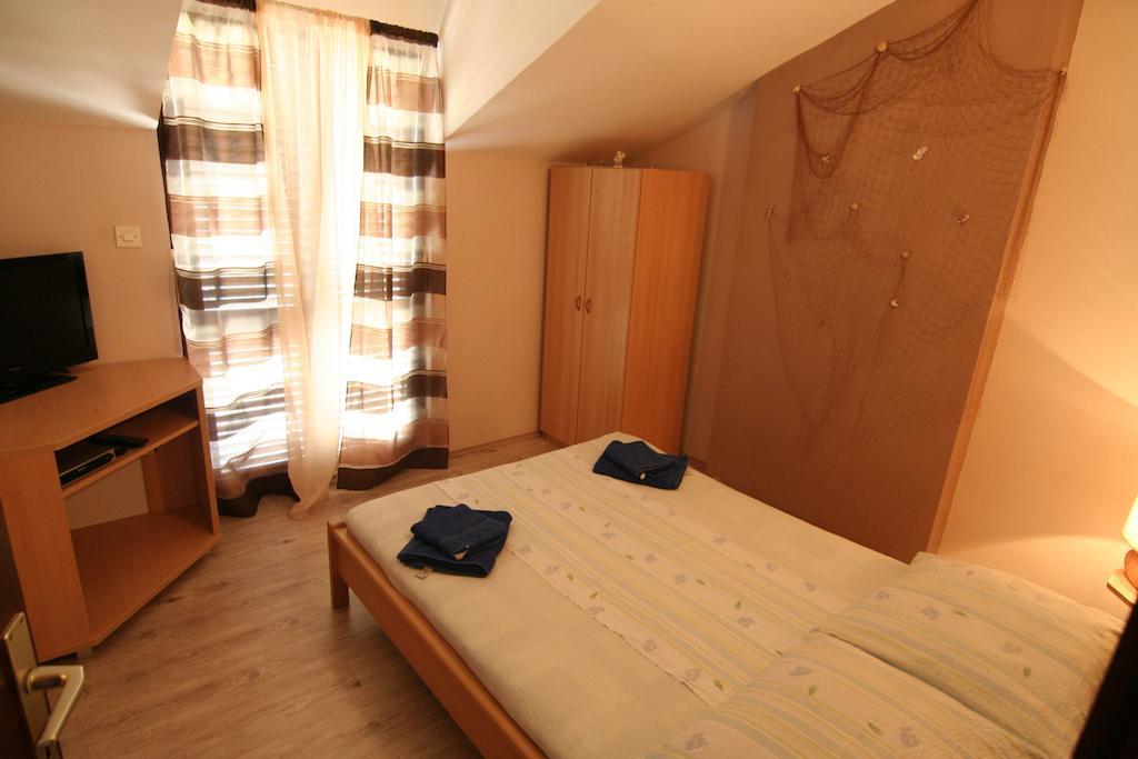 Apartments Marta 트로기르 객실 사진